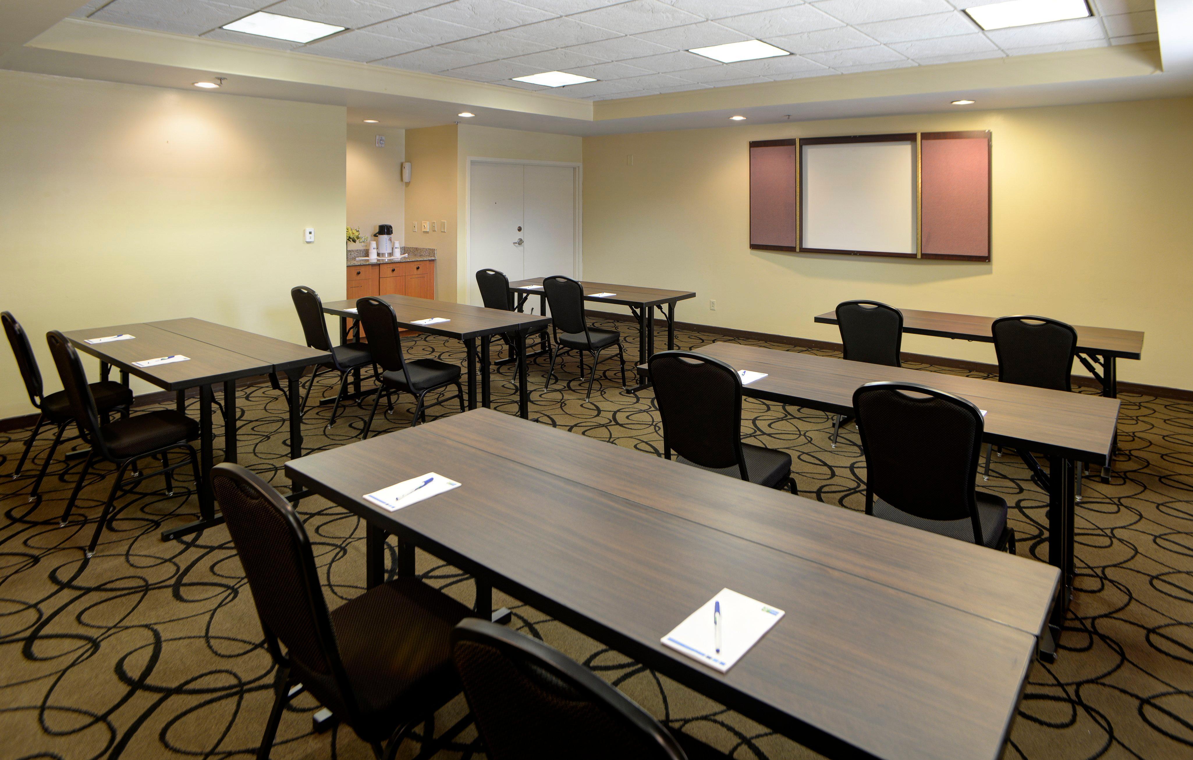 Holiday Inn Express Indianapolis South By Ihg Bagian luar foto